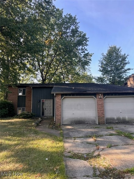 1427 Shaffer Dr, Lorain, OH 44053