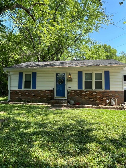 1812 Shelby Ave, Evansville, IN 47714