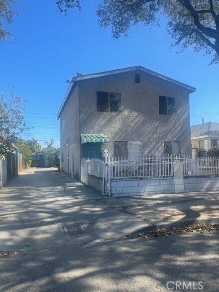 8960 Elizabeth Ave, South Gate, CA 90280