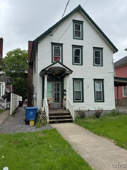 13 N Church St, Cortland, NY 13045