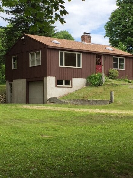 126 Stoneham Rd, Sanbornville, NH 03872
