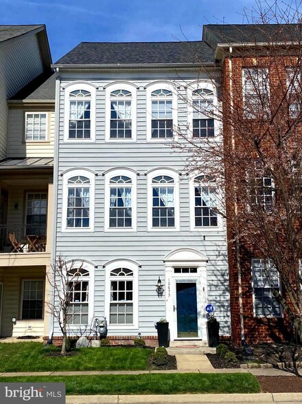 10673 General Kirkland Dr, Bristow, VA 20136