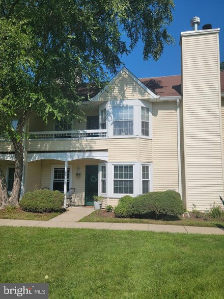 32 Powell Ct, Hightstown, NJ 08520