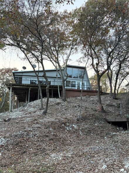 1867 Chaparral Dr, Gainesville, TX 76240