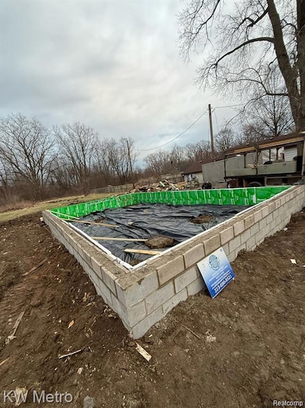 6775 Merriman Rd, Romulus, MI 48174