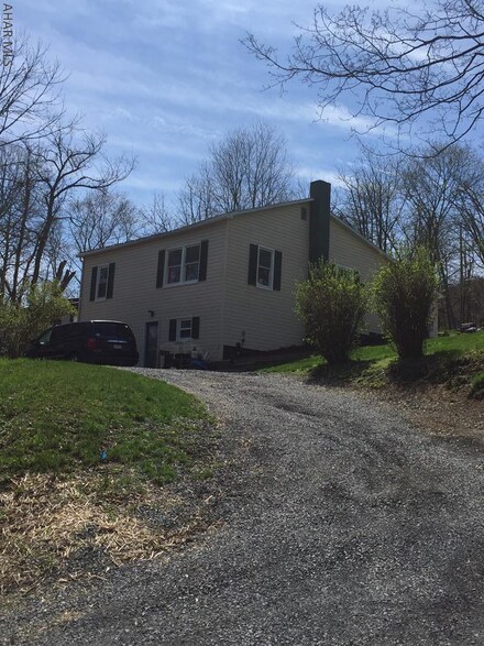 628 S Railroad St, Everett, PA 15537