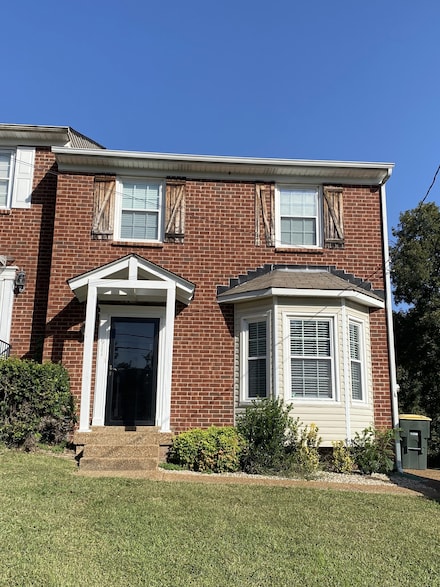 911 Hammack Dr, Nashville, TN 37214