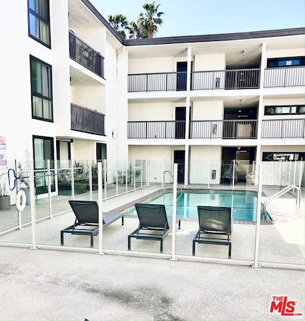 911 N Kings Rd Unit 102, West Hollywood, CA 90069