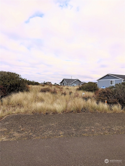 437 N Bel Air Loop SW, Ocean Shores, WA 98569