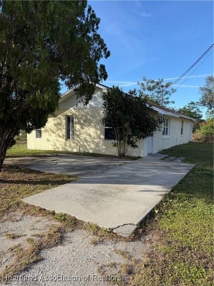 173 E Rainbow St, Avon Park, FL 33825