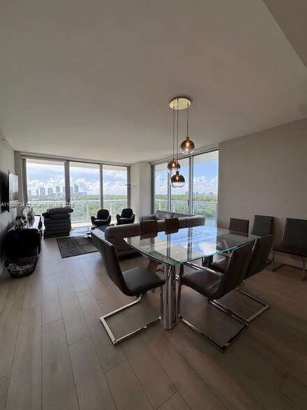 16385 Biscayne Blvd Unit 921, North Miami Beach, FL 33160
