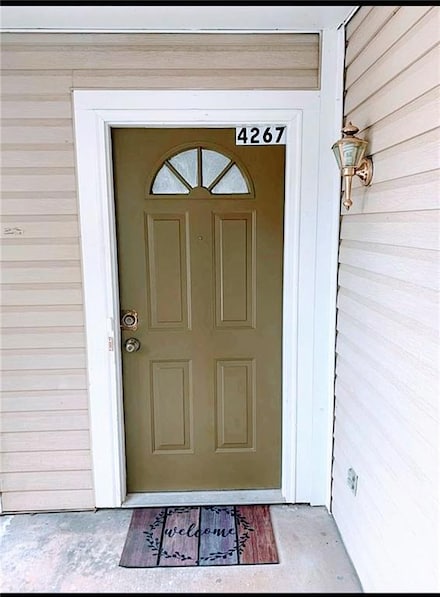 4267 Parkview Ct, Stone Mountain, GA 30083