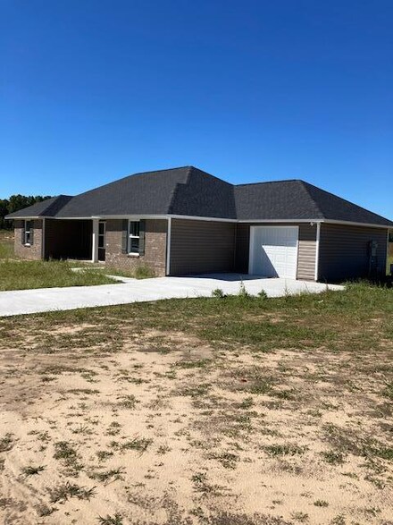 3420 Black River Rd, Dalzell, SC 29040