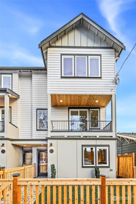 7032 Alonzo Ave NW, Seattle, WA 98117