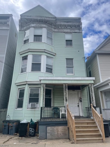 933 Grove St, Irvington, NJ 07111