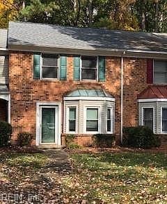 30 Corwin Cir, Hampton, VA 23666