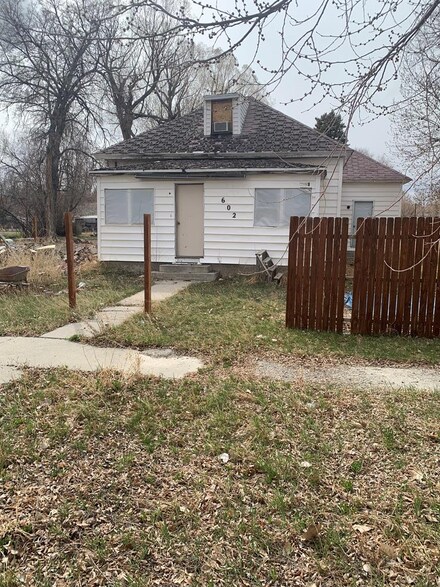 602 S 5th St, Basin, WY 82410