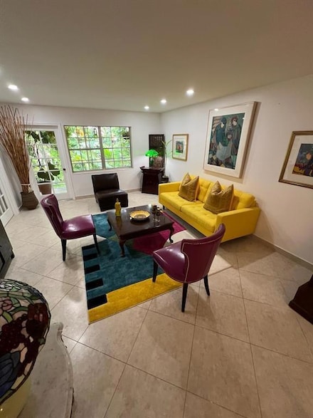 351 NE 19th Place Unit 206K, Wilton Manors, FL 33305