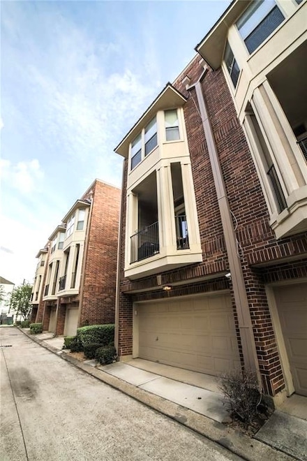 2384 Bastrop St, Houston, TX 77004