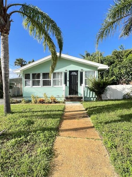 119 Riverview Dr, Edgewater, FL 32132