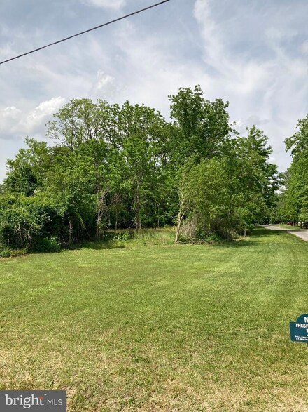 380 Andrews Lake Rd, Felton, DE 19943