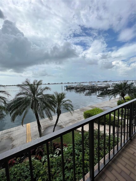 1915 Brickell Ave Unit TH16, Miami, FL 33129
