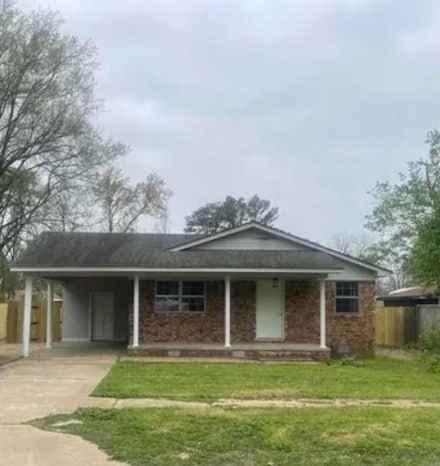 325 Beech Grove Dr, Forrest City, AR 72335