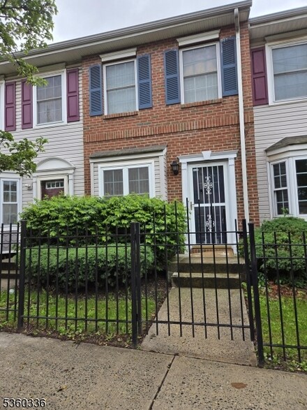 292 W Kinney St, Newark, NJ 07103