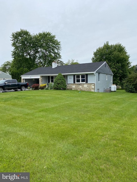 87 Valley Dr, Southampton, PA 18966
