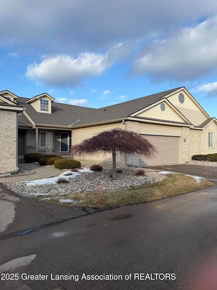 1715 Willow Creek Dr Unit 27, Lansing, MI 48917