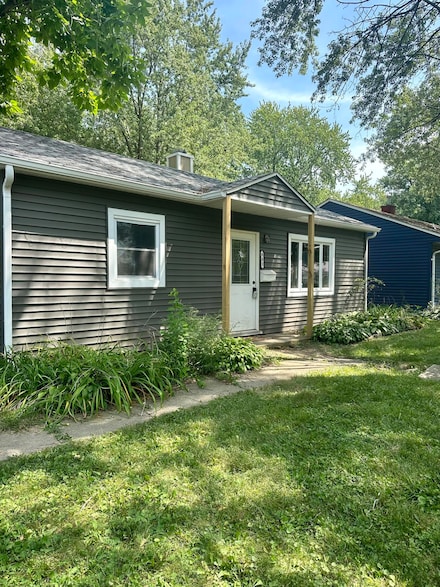 402 Parkside Ave, Valparaiso, IN 46383