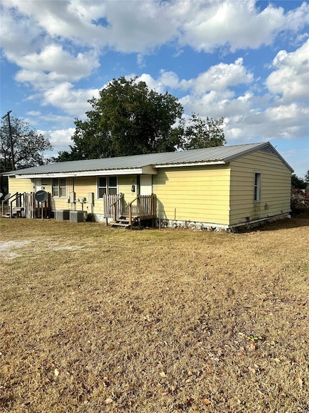 308 N Dallas St, Groesbeck, TX 76642