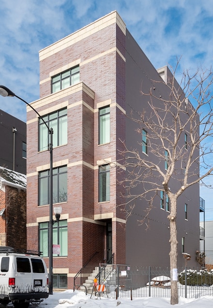 556 W 18th St Unit 3, Chicago, IL 60616