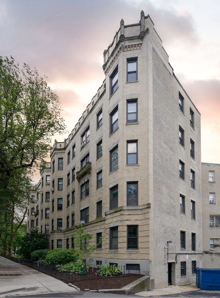 51 Park Dr Unit 11, Boston, MA 02215