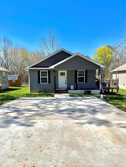 107 Murphy Dr, Tunnel Hill, GA 30755