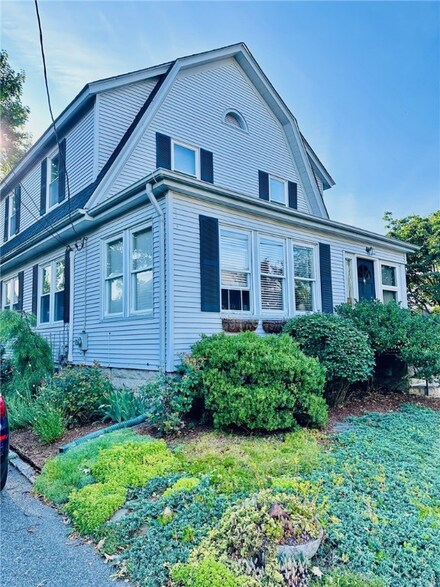 475 Fair St, Warwick, RI 02888