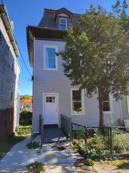 28 Vineyard Ave, Yonkers, NY 10703