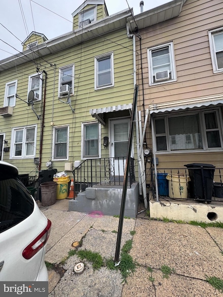 12 Elm St, Trenton, NJ 08611
