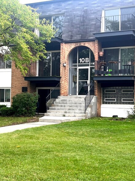10B E Dundee Quarter Dr Unit 301, Palatine, IL 60074
