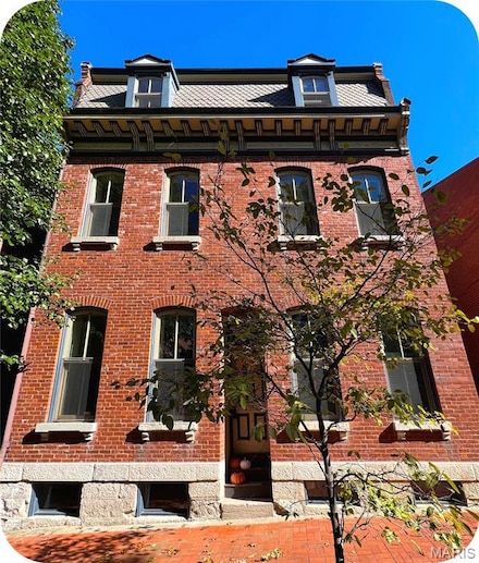 2312 S 10th St, Saint Louis, MO 63104