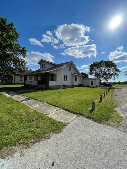 202 S Logan St, Kewanna, IN 46939
