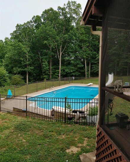 4240 Moss Hill Dr, Nunnelly, TN 37137