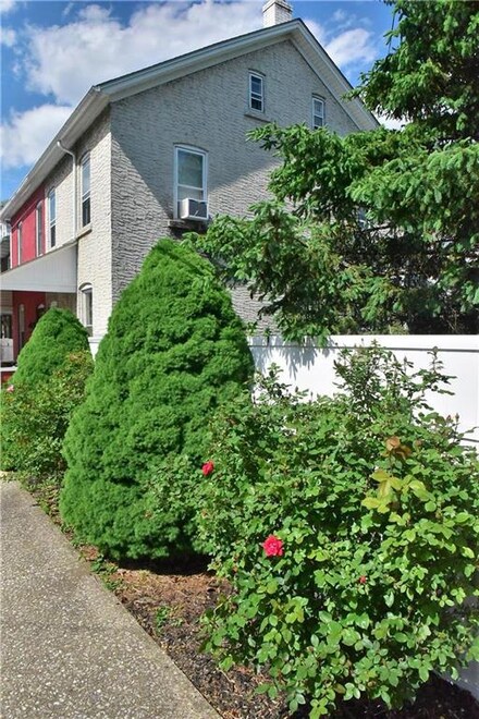 813 5th St, Whitehall, PA 18052