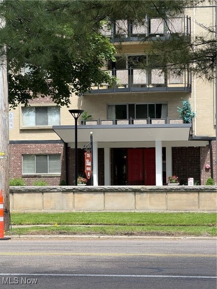 255 N Portage Path Unit 208, Akron, OH 44303