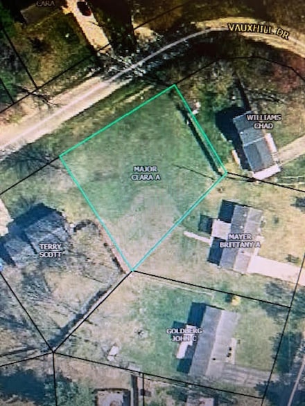 34173 Vauxhill Dr, Waverly Township, MI 49079