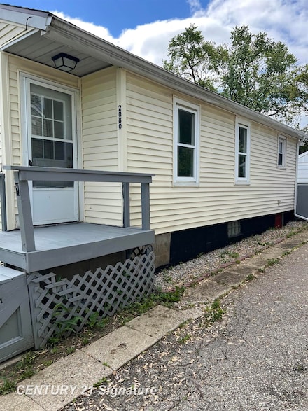2080 E Schumacher St, Burton, MI 48529