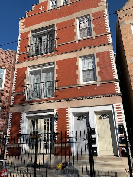3219 S Lituanica Ave Unit 1F, Chicago, IL 60608