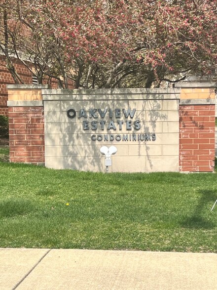 500 E St Charles Rd Unit 510, Lombard, IL 60148