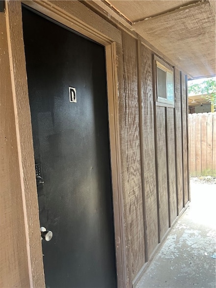 737 N 12th St Unit D, Rogers, AR 72756