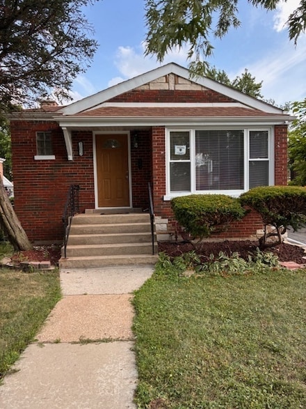 105 E 124th St, Chicago, IL 60628